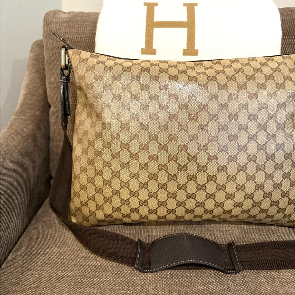 Authentic Gucci GG Crystal Messenger Bag brown monogram coated canvas unisex